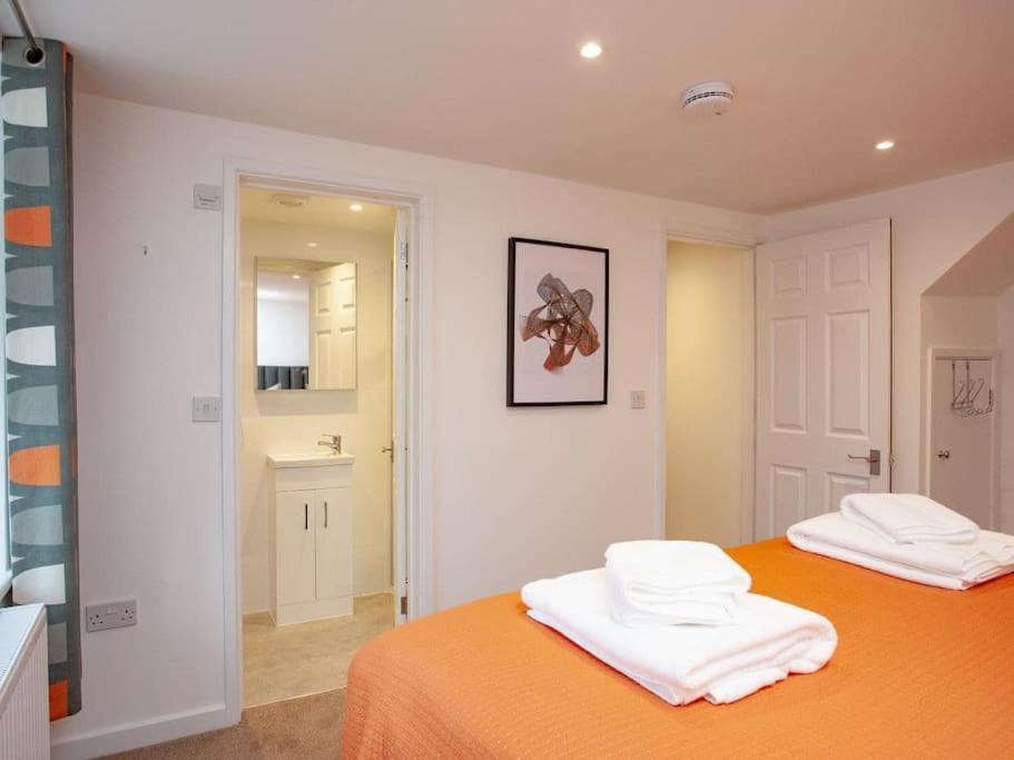 1 Perfectly Located Stylish, Comfortable Apartment Sidmouth Exterior photo
