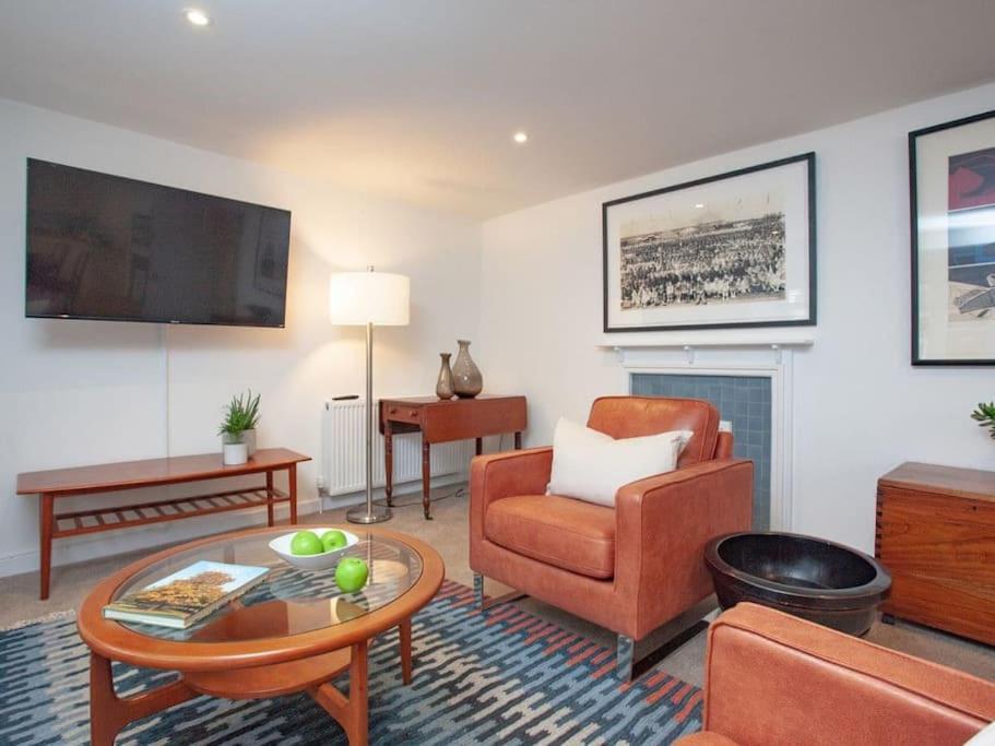 1 Perfectly Located Stylish, Comfortable Apartment Sidmouth Exterior photo